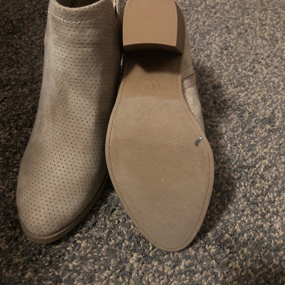 Woman’s shoes